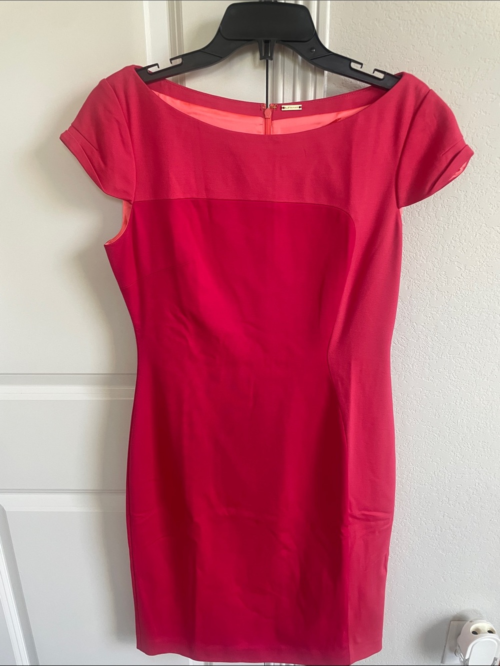 Women's Fitted Sheath Dress in Bright Pink